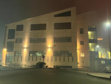 Región del Biobío: Denuncian saqueos en Hospital de Penco-Lirquén durante evacuaciones por incendio forestal