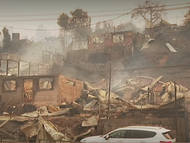 Incendios arrasan Punta de Parra: alcalde de Tomé confirma destrucción total de viviendas