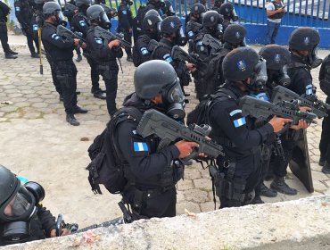 Guatemala retoma el control de cárceles amotinadas y decreta estado de sitio por 30 días