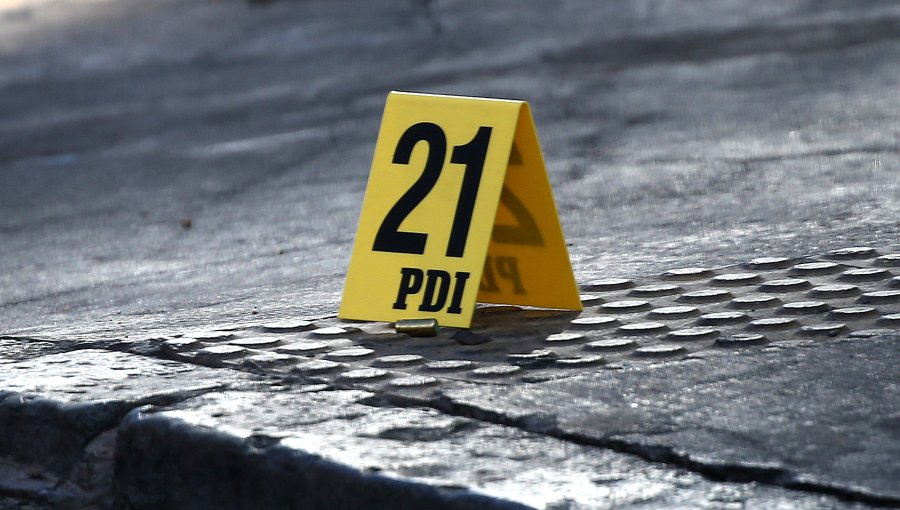 Hombre es asesinado a balazos en la puerta de su casa en Pudahuel