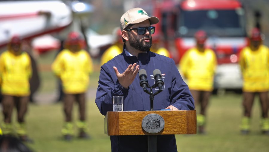 Presidente Boric advierte que condiciones climáticas "no serán buenas" en Ñuble y Biobío y que podrían reactivarse focos de incendio