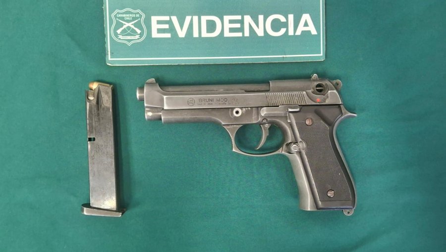 Adolescente de 17 años fue detenido por portar una pistola a fogueo en La Calera