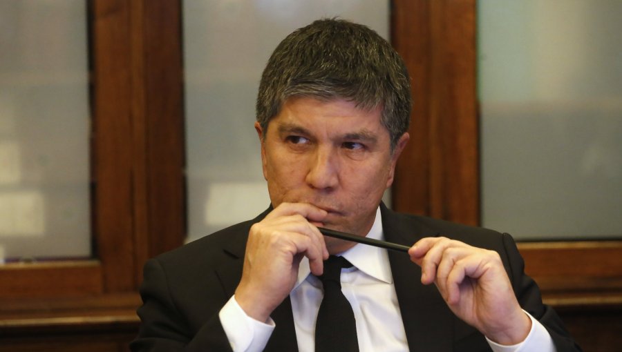 Tribunal acoge solicitud de la defensa de Manuel Monsalve y reabre investigación por presuntos delitos sexuales