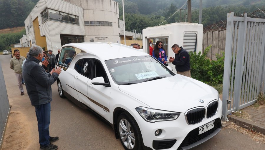 Entregan cuerpo de trabajador portuario que falleció en el incendio forestal en la localidad de Lirquén