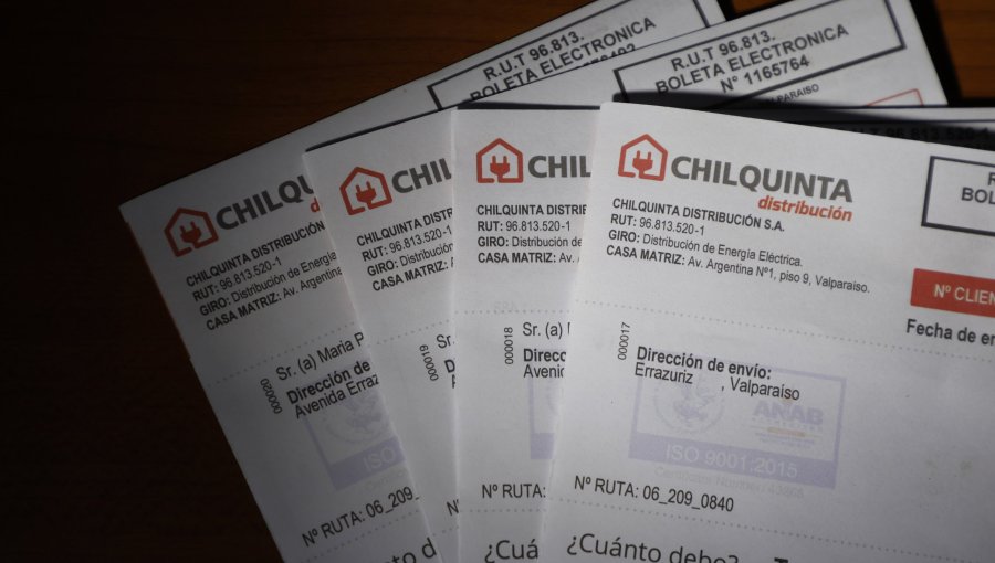 Cuentas de la luz bajarán tras corrección del error tarifario de la Comisión Nacional de Energía