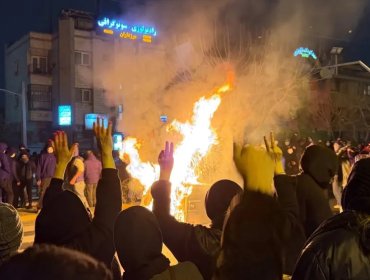 Irán confirma la muerte de más de 3 mil personas en protestas, pero las atribuye a "incidentes terroristas"