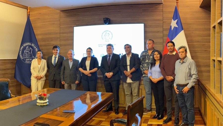 Permisos, terrenos y auditorías: concejales de Zapallar, Papudo y Puchuncaví exponen presuntas anomalías ante la contralora Pérez