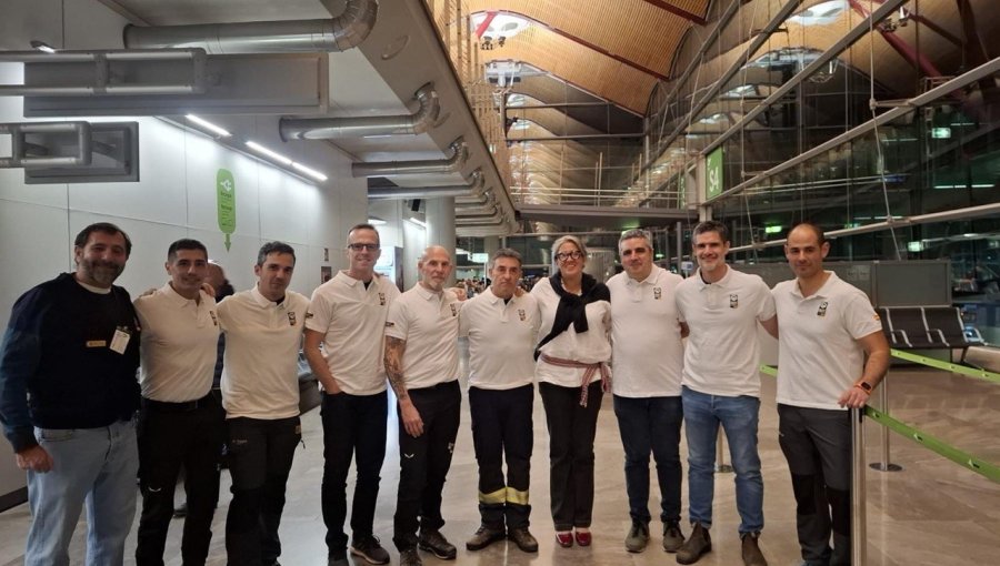 España envía misión de expertos para apoyar combate de incendios en Chile