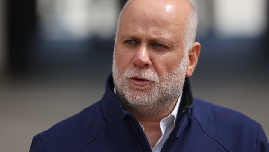 Ministro del Interior defiende respuesta del Gobierno ante incendios en zona centro sur