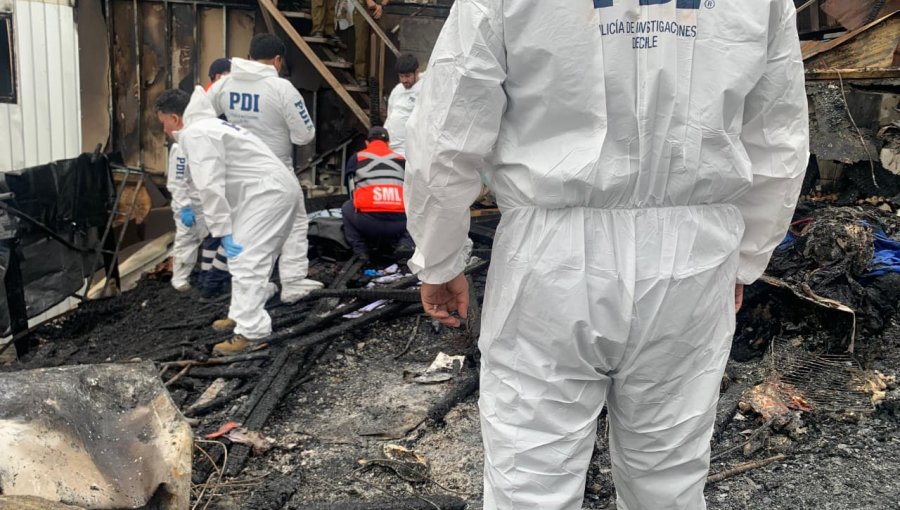 Incendio en cerro Los Placeres de Valparaíso deja cuatro muertos y activa peritajes de la PDI