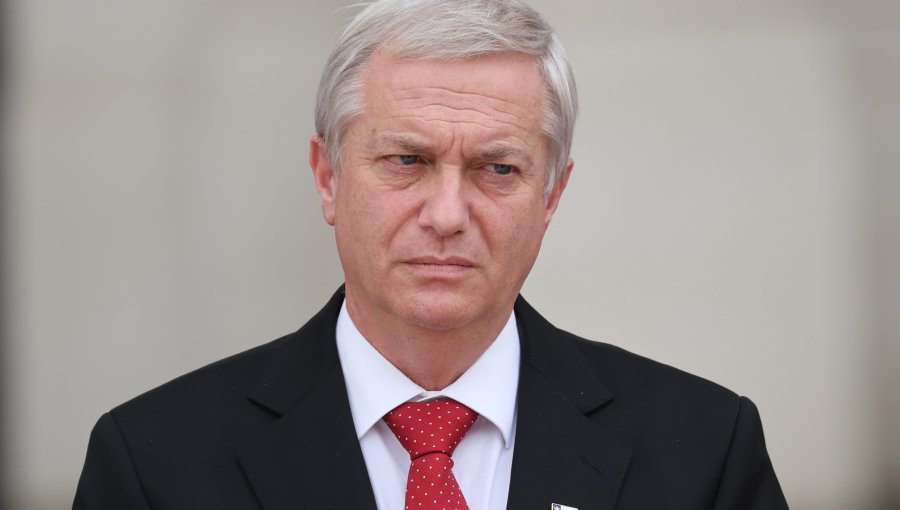 Condiciones climáticas obligan a cancelar vuelo de José Antonio Kast a El Salvador