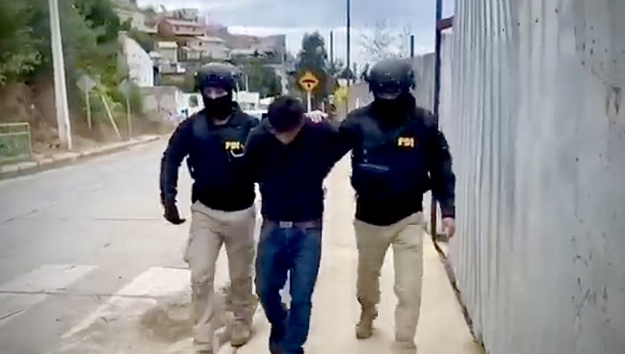 Caen delincuentes que perpetraron violento robo a pareja en la parte alta de Valparaíso