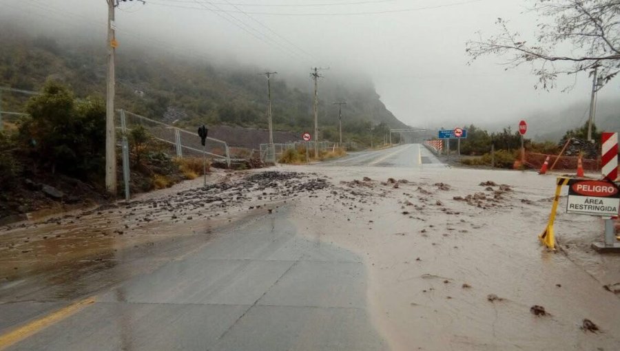 Inestabilidad climática obliga a suspender el tránsito internacional en Los Libertadores