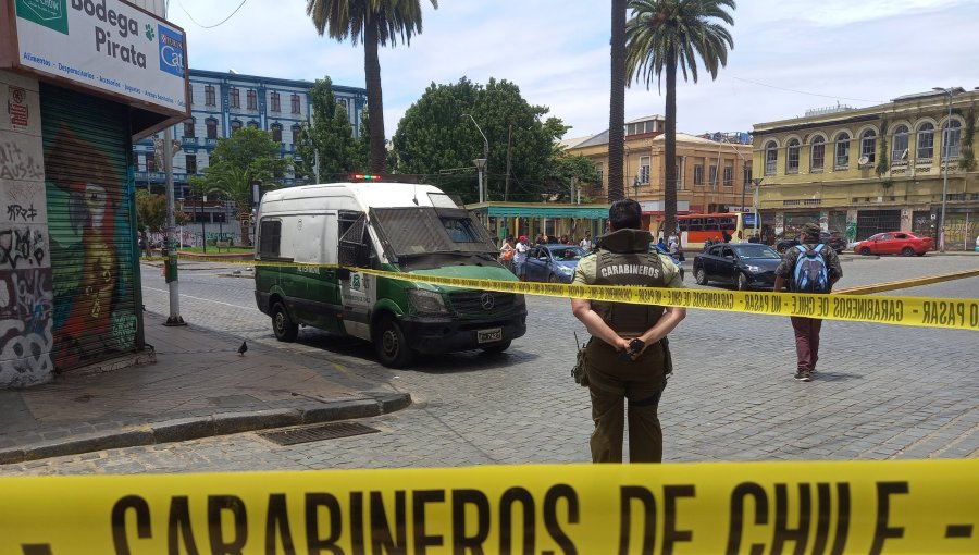 Hombre resulta gravemente herido tras brutal ataque con arma blanca en Valparaíso