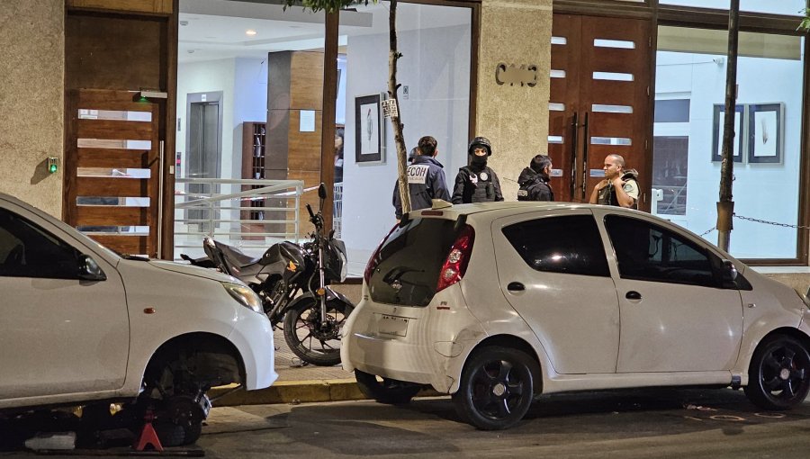 Balacera en plena calle de Estación Central deja un venezolano fallecido y otro herido