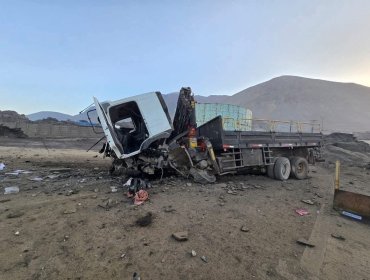 Camión rozó la tragedia en Tocopilla tras cruzar la ruta 1 totalmente fuera de control