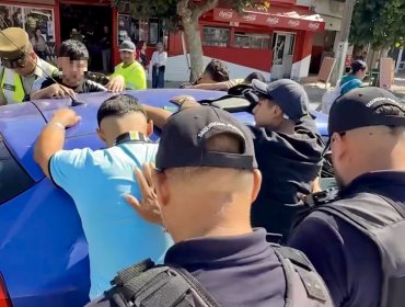 Fiscalización vehicular en Concón permite detener a cuatro individuos que portaban marihuana y clorhidrato de cocaína en auto