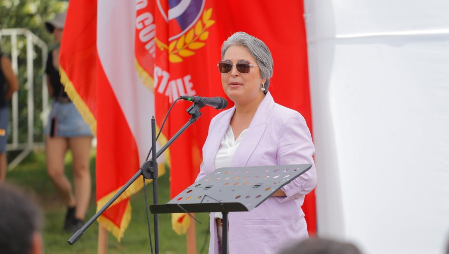 Permanencia de Jeannette Jara en las filas del Partido Comunista reabre debate interno