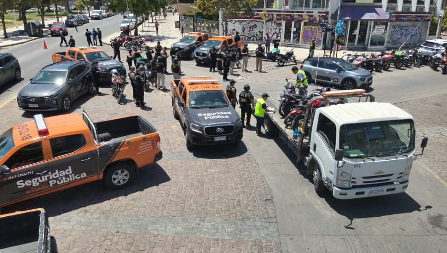 24 motos fueron retiradas de circulación en Viña del Mar con ayuda de nueva grúa municipal