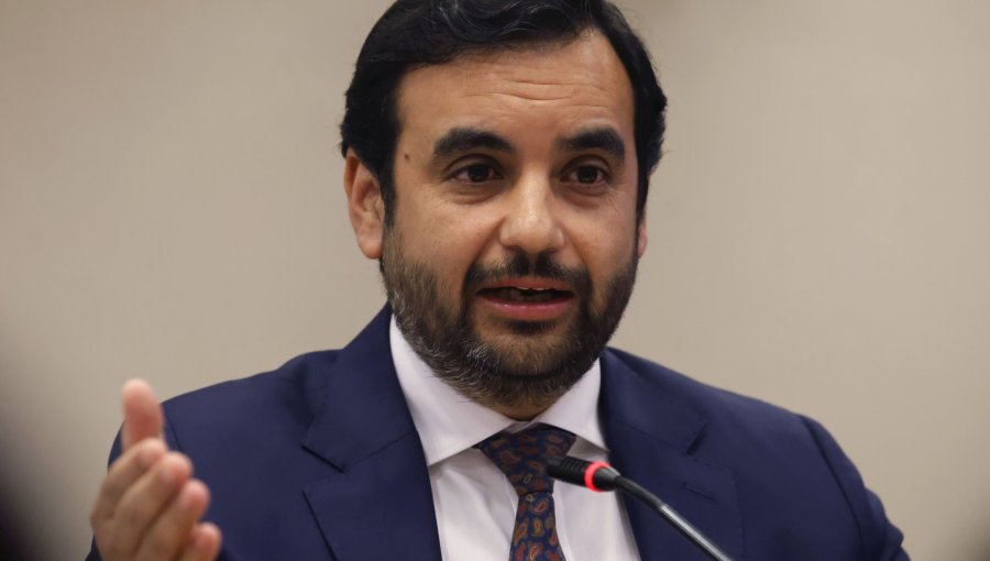 Ministro Gajardo descarta modelo carcelario de El Salvador: “No serviría en Chile”