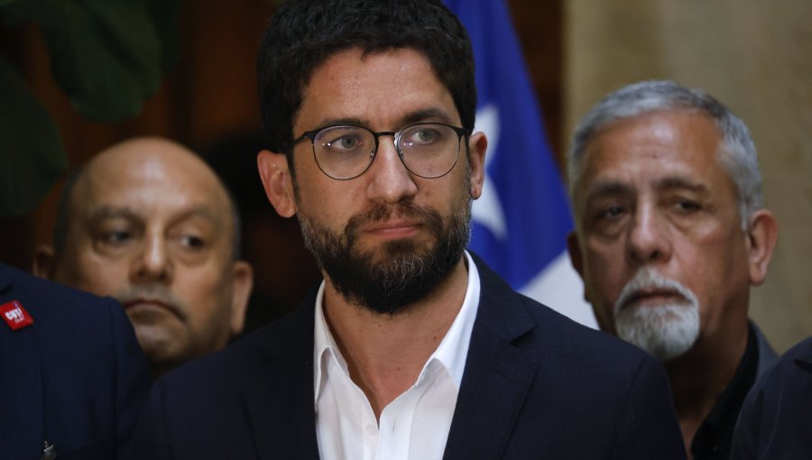 Ministro del Trabajo reitera críticas a la UDI por clausurar proyecto de sala cuna universal “por secretaría”