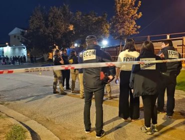 Brutal balacera en plaza de La Pintana deja dos muertos y dos heridos graves: desconocidos dispararon más de 30 veces