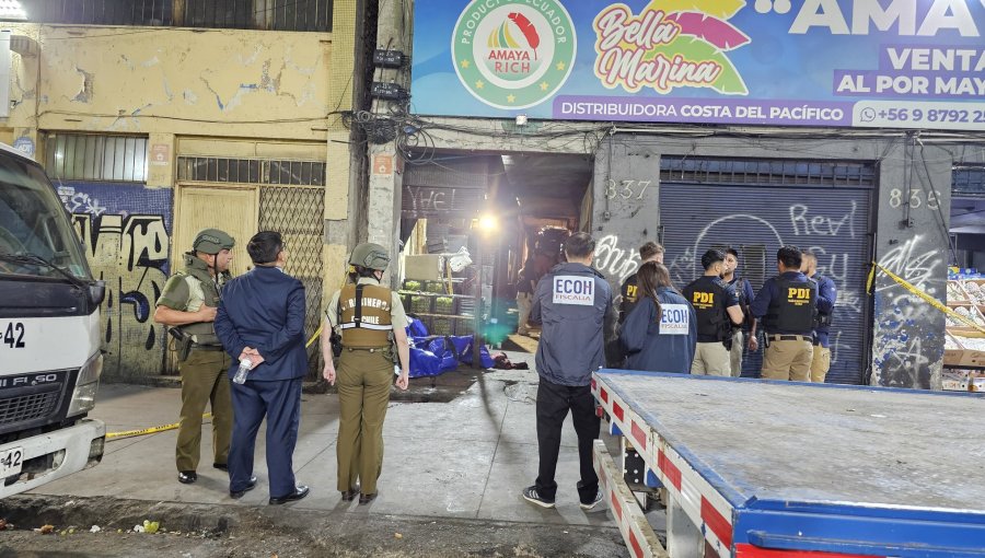 Hombre muere tras recibir múltiples disparos al interior de un local en la Vega Central