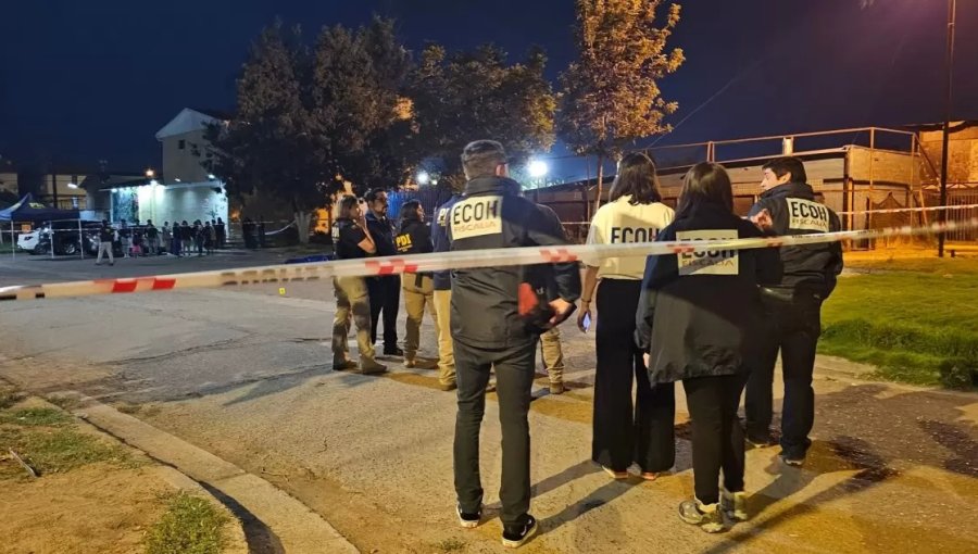 Brutal balacera en plaza de La Pintana deja dos muertos y dos heridos graves: desconocidos dispararon más de 30 veces