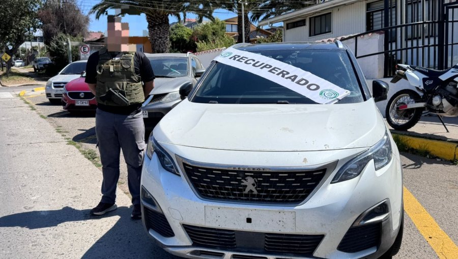 Sujeto fue detenido en la Av. Manantiales de Concón por conducir auto robado el 2020