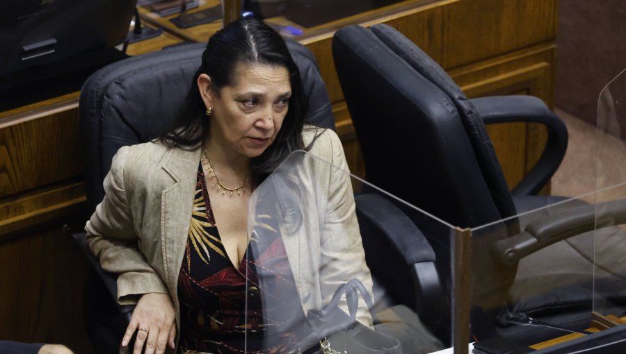 Tras acusaciones de "apitutamiento": Ministra Lobos reitera que funcionarios de confianza dejarán el gobierno "a partir del 11 de marzo"