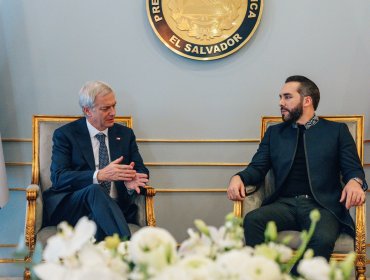 Kast destaca a Bukele como "un faro de esperanza en temas de recuperar la seguridad" y lo invita a Chile