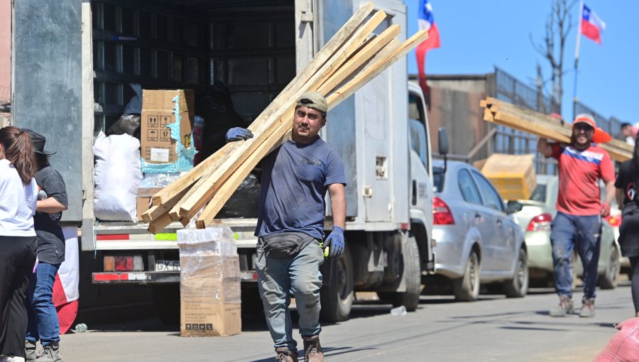 Gobierno entrega más de 4.300 Bonos de Recuperación tras incendios en Ñuble y Biobío