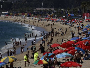 Un tercio de los chilenos no tendrá vacaciones este verano según estudio