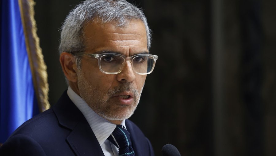 Ministro Cordero aborda debate carcelario tras prisión preventiva de Ángela Vivanco