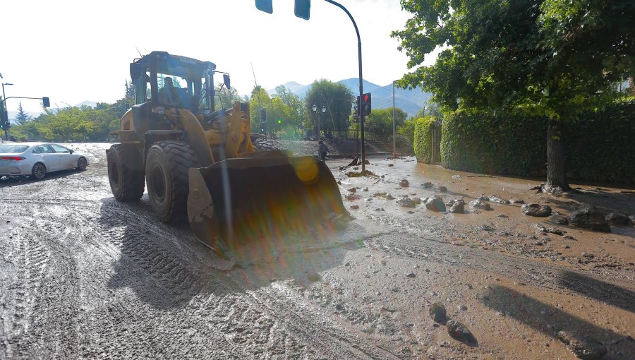Intensas lluvias de verano sorprenden a la RM y obligan a activar operativo de emergencia