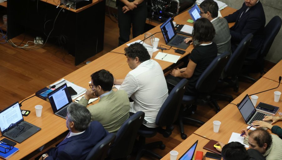 Fiscalía pide prisión preventiva para Alberto Larraín en caso Procultura