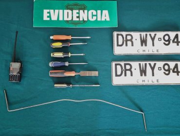 Tres adultos y un menor de edad fueron detenidos en Concón por transportarse en vehículo con encargo por robo