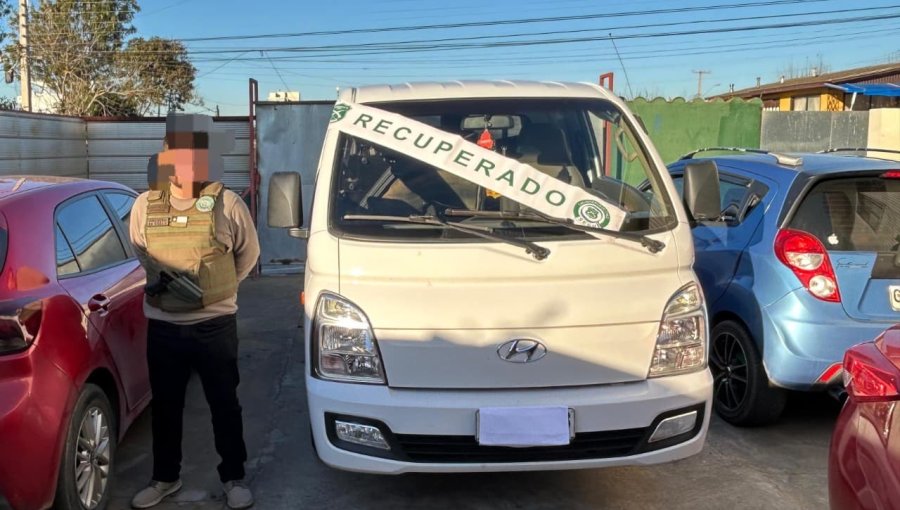 Detienen a dos hombres en sector Reñaca Alto de Viña del Mar por circular a bordo de vehículo con patentes falsas