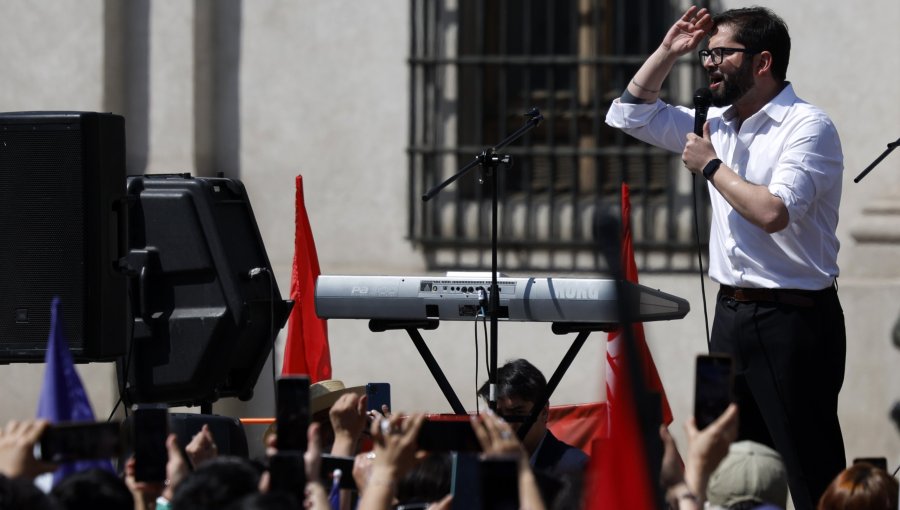 Adherentes de Presidente Boric convocan despedida ciudadana en la Plaza de la Constitución