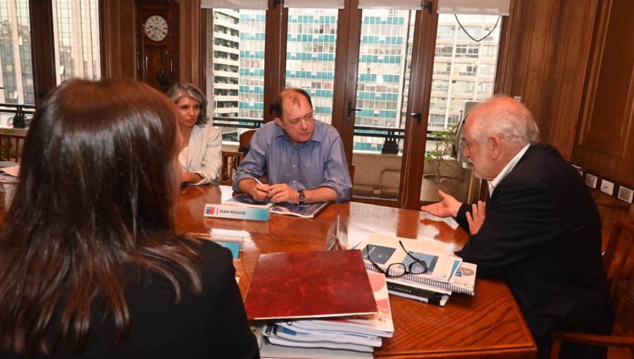 Traspaso en Vivienda: Montes y Poduje destacan diálogo con foco en reconstrucción y continuidad del plan habitacional