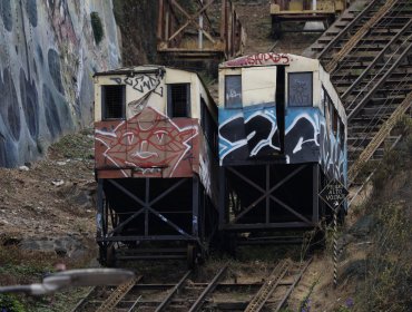 Crisis de ascensores en Valparaíso apunta a poca gestión de Mundaca: De 16 solo 7 máquinas funcionan