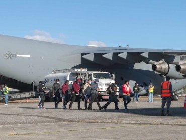 Gobierno anuncia la llegada de 18 chilenos deportados desde Estados Unidos tras operativo coordinado