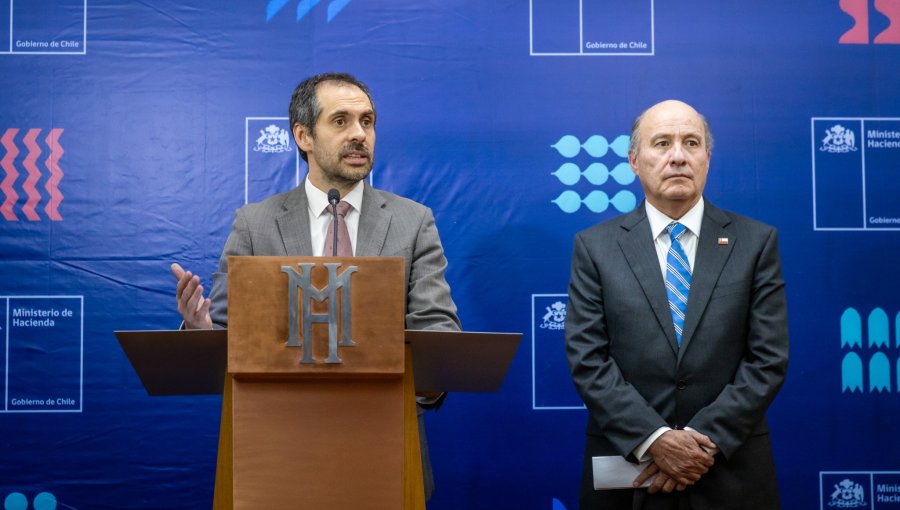 Ministro Grau y su sucesor Jorge Quiroz se reunieron para comenzar a coordinar el traspaso de administración en Hacienda