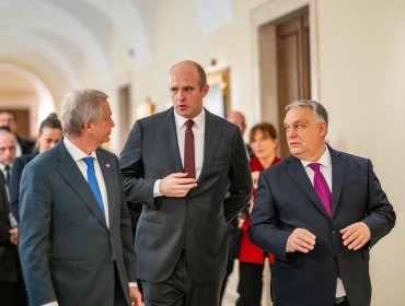 Kast destaca modelo fronterizo de Hungría y asegura que "colaboró para una situación económica y social mejor"