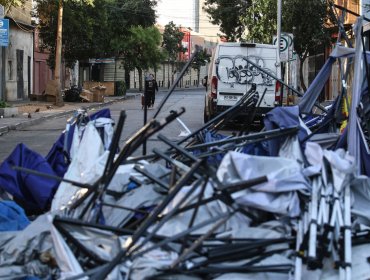 Comerciantes ambulantes instalaron barricadas tras operativos en Barrio Meiggs