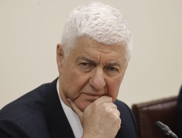 Javier Etcheberry acusa "trampa" que provocó su salida del SII: apunta contra el PC y Jeannette Jara