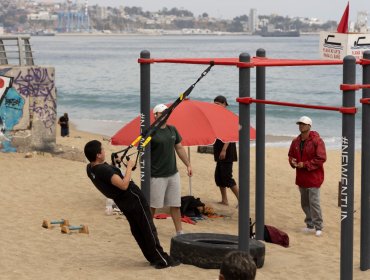 Programa "Todo Pasa en la Playa": Valparaíso impulsa el deporte y la vida saludable en sus playas