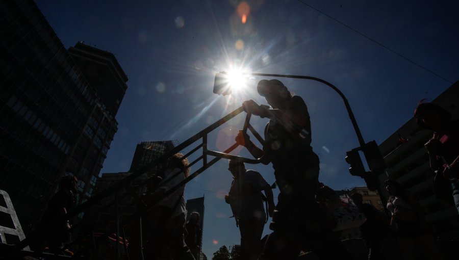 Declaran Alerta Amarilla por calor intenso para la región Metropolitana: se esperan temperaturas de hasta 34°