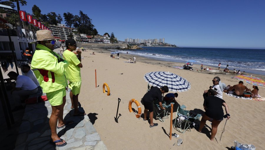 Seremi de Salud de Valparaíso alza prohibición de baño y actividades recreativas de playa Amarilla en Concón