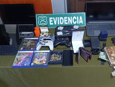 Dos delincuentes fueron detenidos tras robar un domicilio en Reñaca: Carabineros recuperó las especies avaluadas en $5 millones